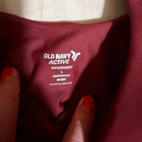 Old Navy sports bra / workout tank top - Picture 2 of 2